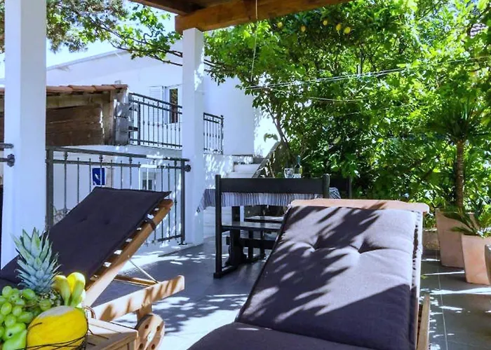 아파트 Ammos - One Bedroom With Shared Terrace And Sea View Veliki 사플루나라